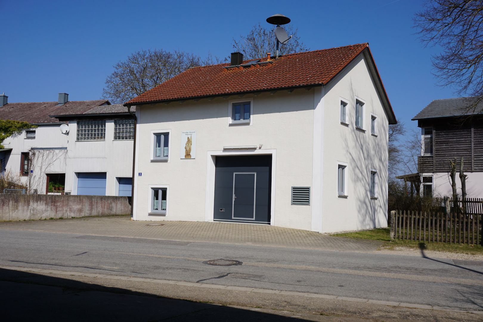 Gemeinschaftshaus und Ortsdurchfahrt Weigersdorf